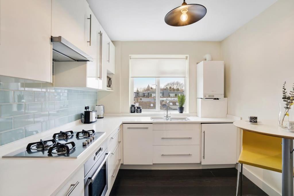 The Camden Suite Bright & Beautiful 2-Bed City Retreat Londra Esterno foto
