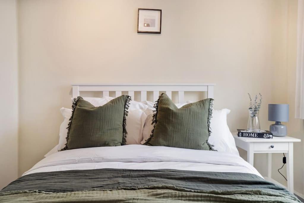 The Camden Suite Bright & Beautiful 2-Bed City Retreat Londra Esterno foto